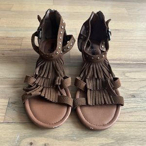 Minnetonka brown fringe sandals